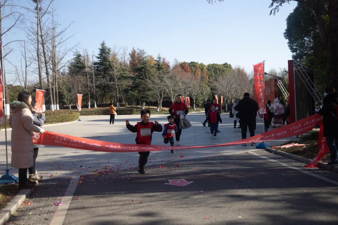 回望2024 启航2025 | DG视讯股份2025年度战略年会顺利召开