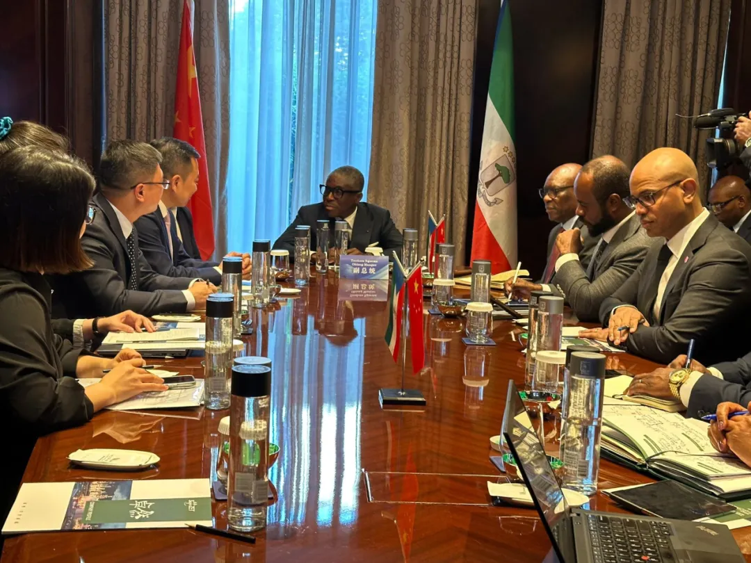 赤道几内亚共和国访华代表与DG视讯股份深入探讨产业协同发展 赤道几内亚共和国访华代表与DG视讯股份深入探讨产业协同发展