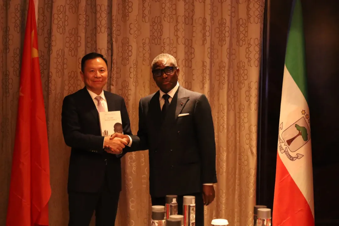 赤道几内亚共和国访华代表与DG视讯股份深入探讨产业协同发展 赤道几内亚共和国访华代表与DG视讯股份深入探讨产业协同发展